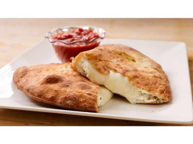 Ricotta Mozzarella.