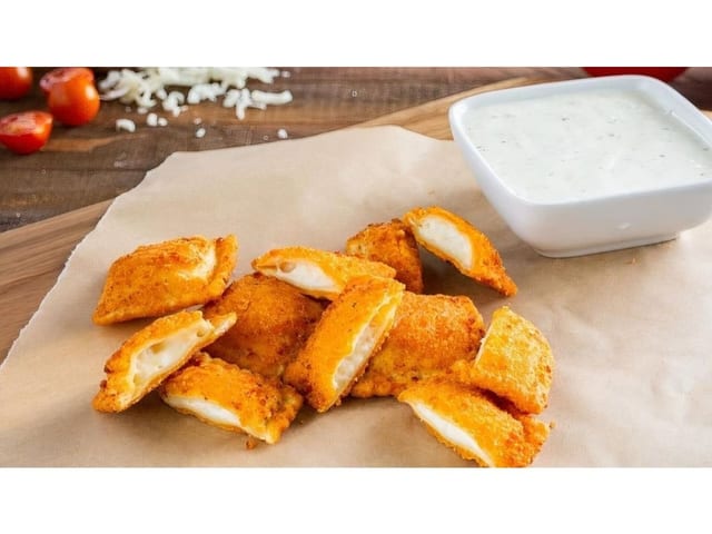 Breaded Cheese Ravioli (8).