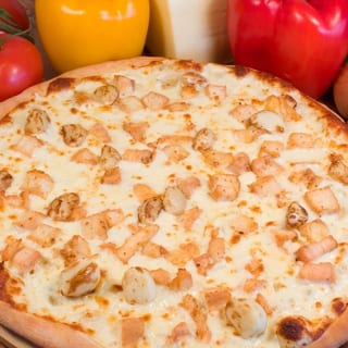 Garlic Chicken Alfredo (Personal - 9” - 4 Slices)