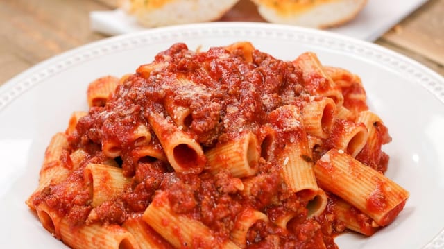 Bolognese (Meat Sauce).