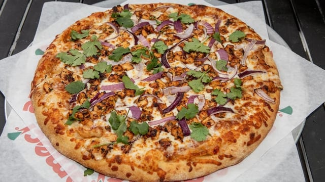 BBQ Chicken (Personal - 9” - 4 Slices).