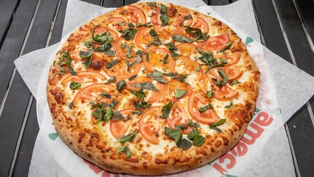 Margherita (Personal - 9” - 4 Slices).