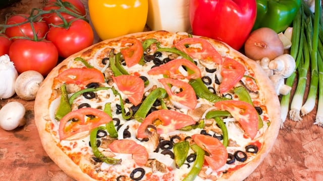 Veggie Delight (Medium - 12” - 6 Slices).