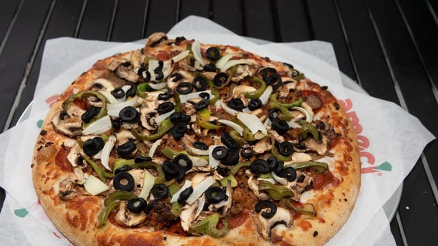 Deluxe (Il Gigante - 20" - 16 Slices).