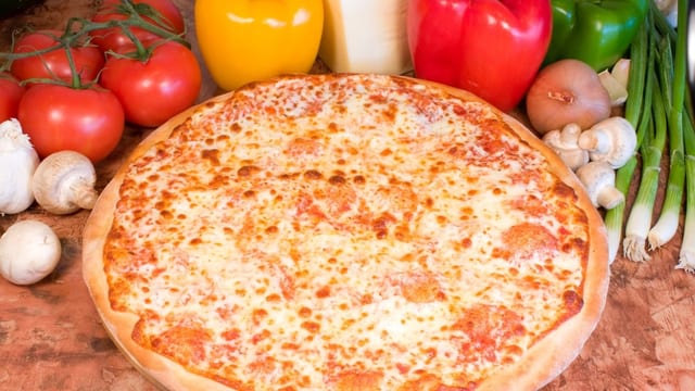 Personal Cheese Pizza 9" (4 Slices).