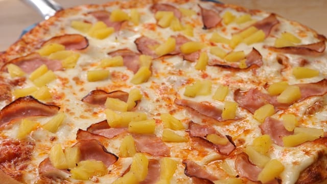 Hawaiian (Il Gigante - 20" - 16 Slices).