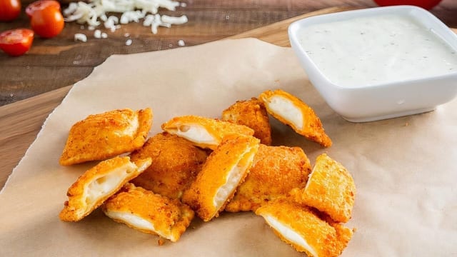 Breaded Cheese Ravioli (8).