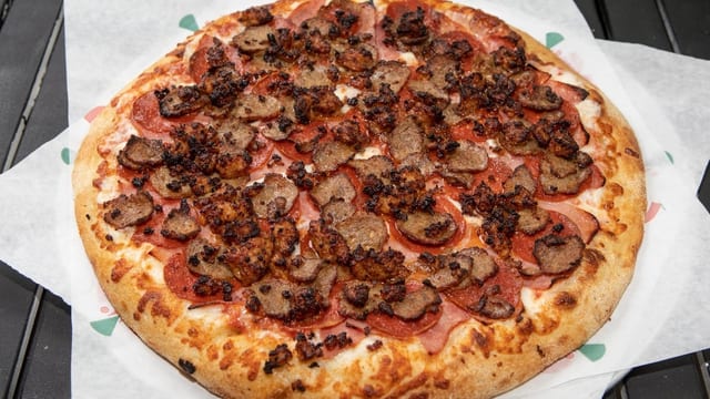 Meat Lovers (Personal - 9” - 4 Slices).